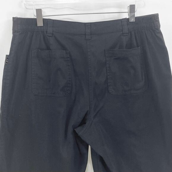 KAREN SCOTT Black Straight Fit Tailored Chino Short - Picture 6 of 8